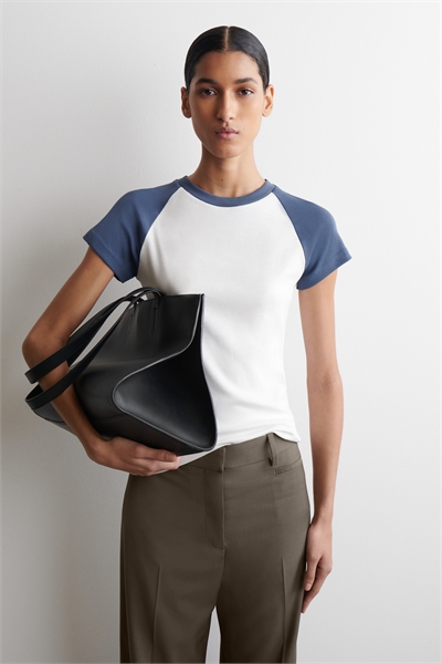 Тонкая хлопковая футболка артикул 1326389004