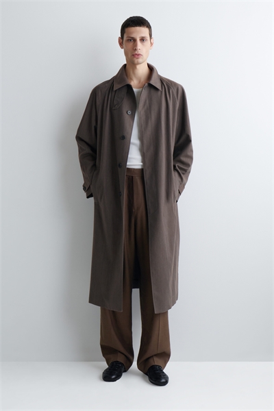 Минималистичные кожаные кроссовки артикул 1327849001