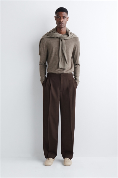 Минималистичные кожаные кроссовки артикул 1327849002