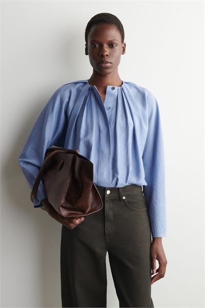 Объемная блузка с плиссировкой артикул 1332322001