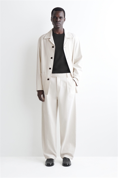 Джинсовые брюки свободного кроя с поясом и расклешенными штанинами артикул 1331790002