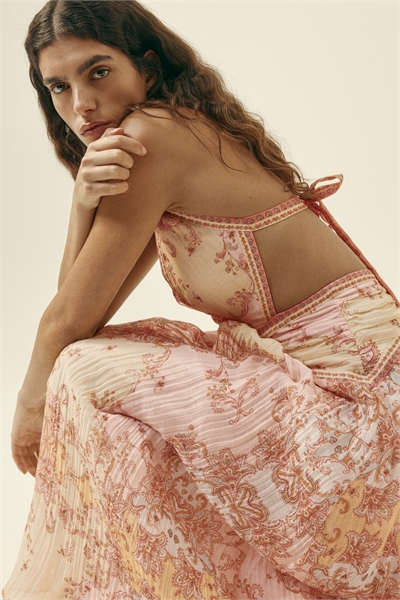 Платье с открытой спиной и завязками на шее артикул 1321002001