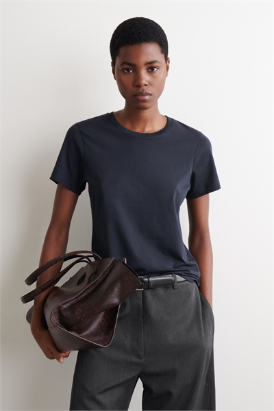 Хлопковая футболка с круглым вырезом артикул 1326324004