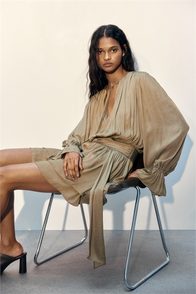 Платье с драпировкой и узлами артикул 1322235001