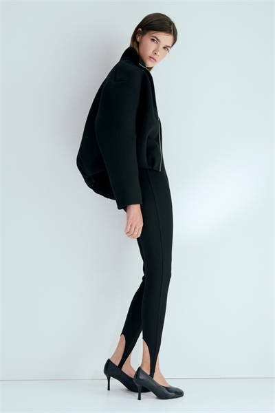 Леггинсы со стременами артикул 1336504001