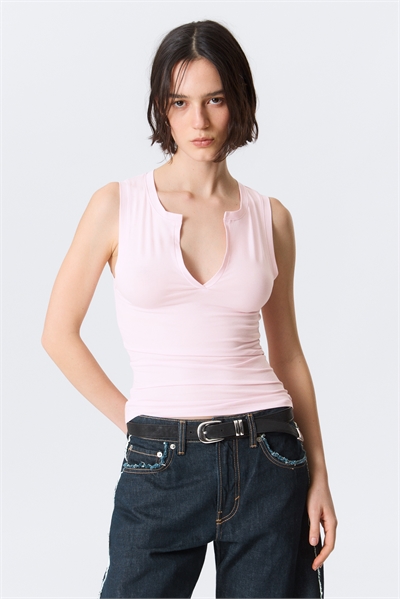 Обтягивающий топ без рукавов с V-образным вырезом артикул 1335995002