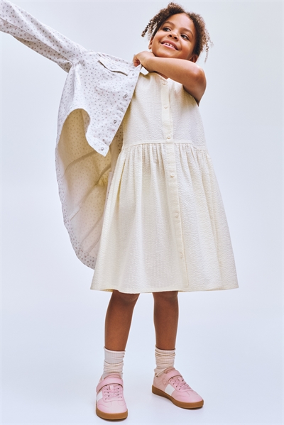 Платье без рукавов из сеерсакера артикул 1317437008