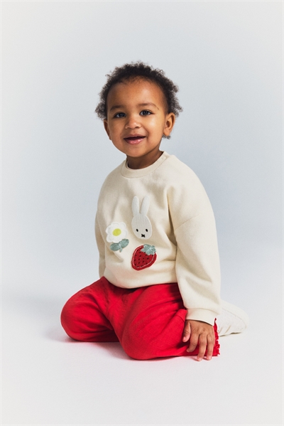 Толстовка с аппликацией артикул 1282826001