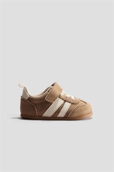 Кроссовки артикул 1270780007