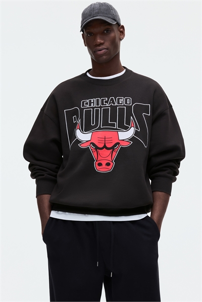 Толстовка с принтом в стиле оверсайз артикул 1296798015