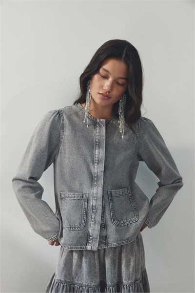 Джинсовая куртка с буфетными рукавами артикул 1324920001