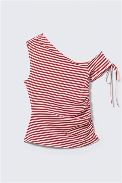 Узкий топ с рюшами и открытыми плечами артикул 1326537004