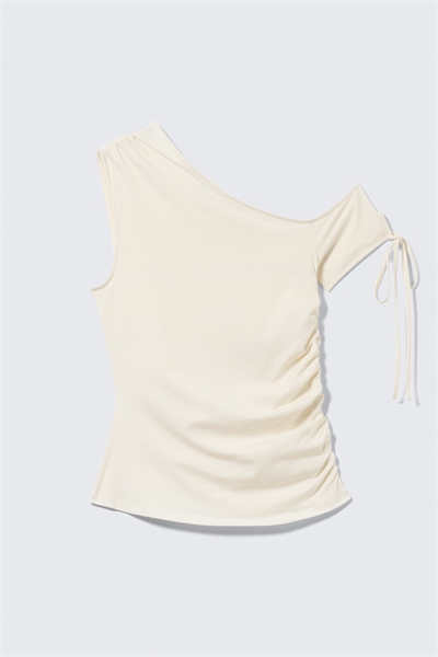 Узкий топ с рюшами и открытыми плечами артикул 1326537005