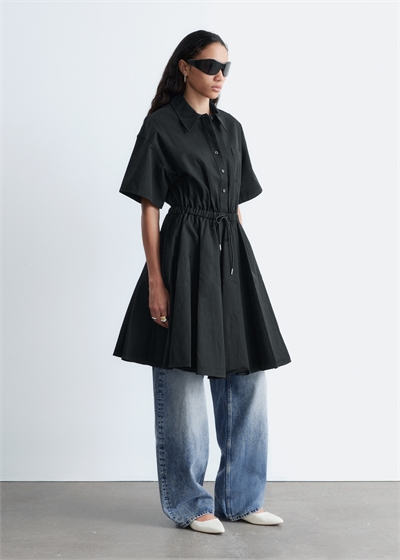 Мини-платье с расклешенным низом и шнурком артикул 1335592001