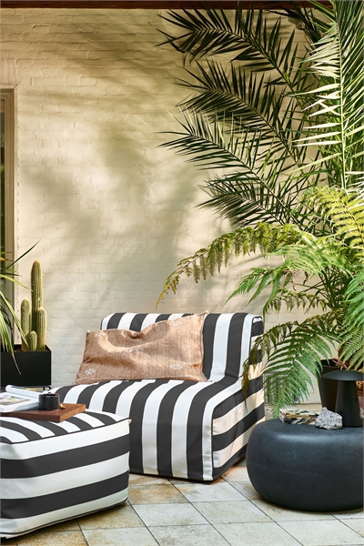 Журнальный столик Pebble артикул 1234019001