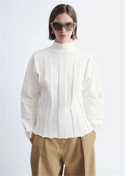 Топ с ребристым воротником-стойкой артикул 1335736001