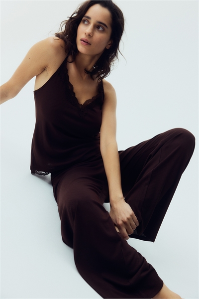 Трикотажная пижама в рубчик с кружевом, майка и штаны артикул 1330787002