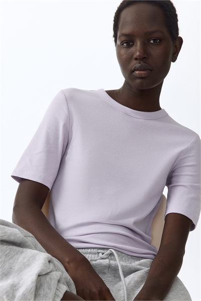 Ребристая футболка артикул 1323017007