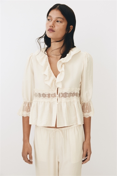 Блузка с кружевными деталями артикул 1296546001