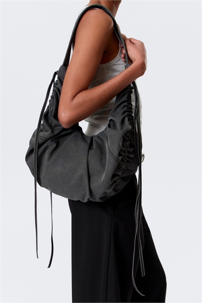 Сумка через плечо с рюшами артикул 1331815002