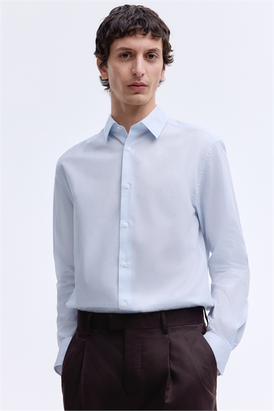 Рубашка облегающего кроя из немнущейся ткани артикул 1242812008