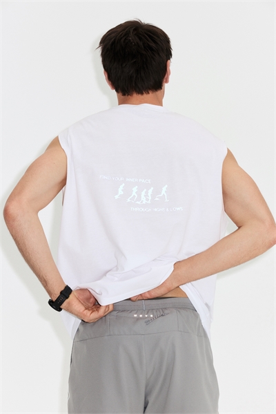 Спортивная майка свободного кроя с технологией DryMove™ артикул 1331165002