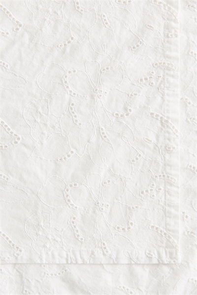 Салфетка с английской вышивкой артикул 1329300001