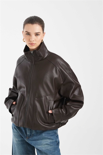 Бомбер с воротником-воронкой из искусственной кожи свободного кроя артикул 151899660