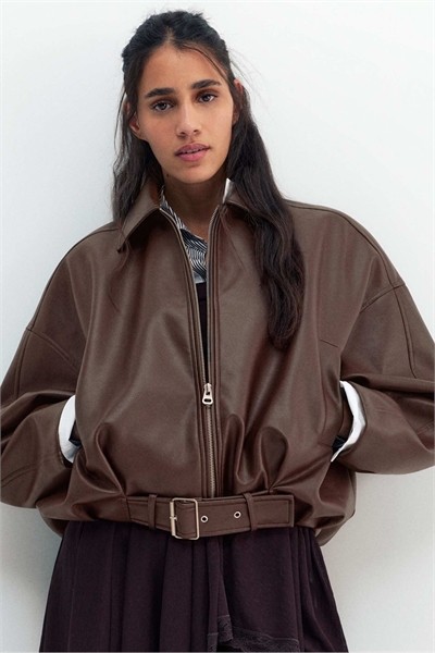 Куртка-бомбер с эффектом кожи артикул 150534944