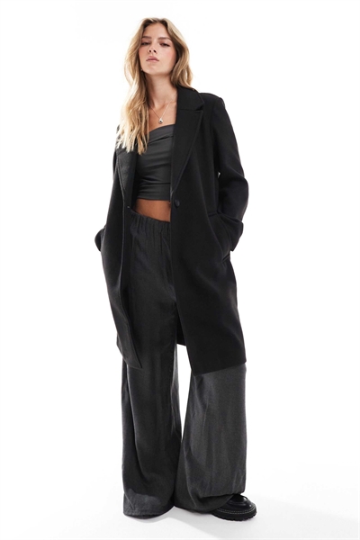 Мягкая на ощупь пуговица на пальто из миди артикул 149392569