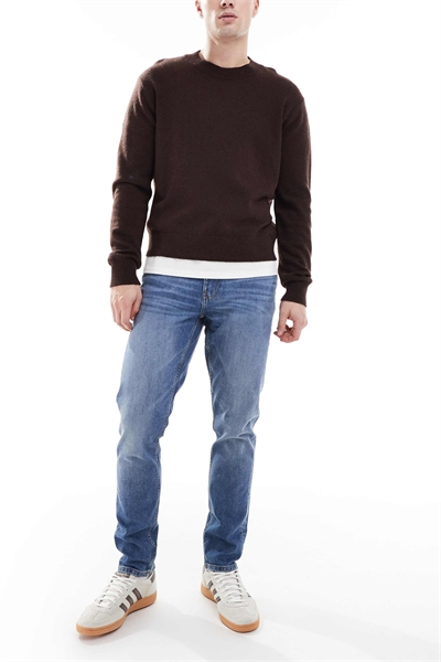 Узкие джинсы артикул 136403760