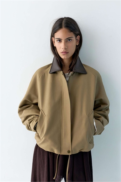 Куртка с воротником под кожу артикул 155969273