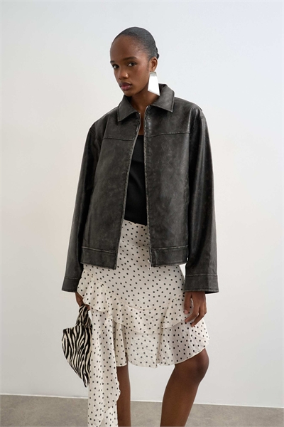 Куртка на молнии из полиуретана артикул 149594165