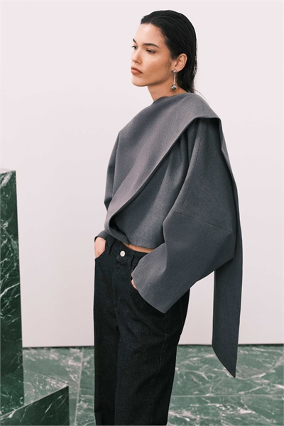 Куртка-летучая мышь с шарфом-накидкой артикул 154264009