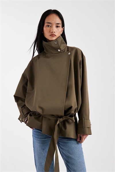 Куртка с воротником-воронкой и заниженной талией артикул 154901498