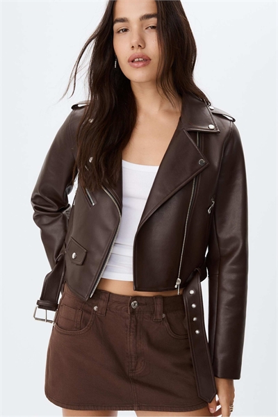 Куртка-косуха из искусственной кожи с ремнем, коричневая артикул 153718159