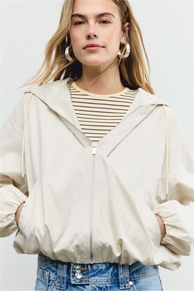 Базовая нейлоновая куртка с капюшоном цвета экрю артикул 156250911