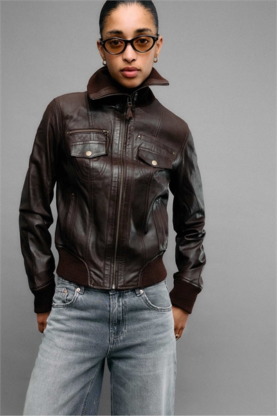 Кожаная куртка с ребристой текстурой, коричневого цвета артикул 155772843
