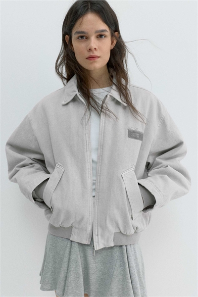 Куртка с вышитой нашивкой артикул 155714694