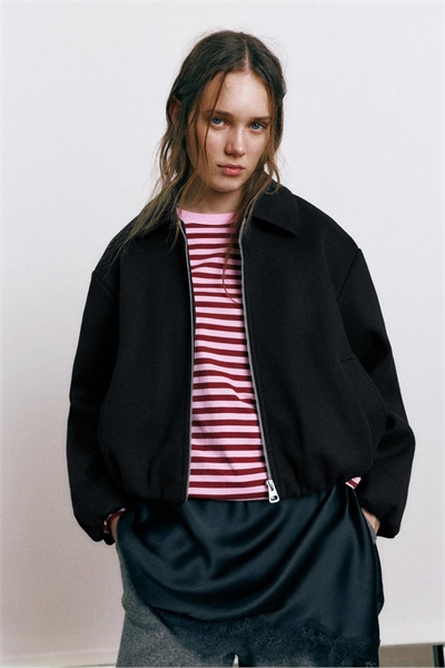 Мягкая куртка-балон артикул 155454728