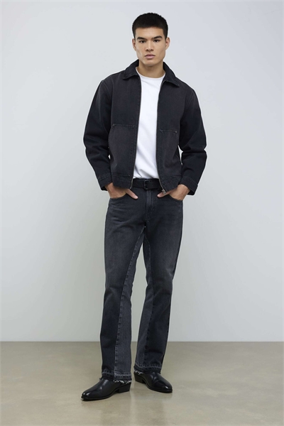 Джинсы с расклешенными штанинами, обработанные в стиле «вашед» артикул 156044175