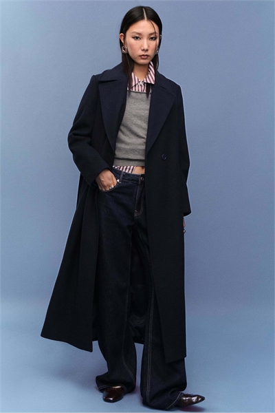 Длинное пальто с поясом темно-синего цвета артикул 153063168