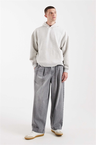 Джинсы с расклешенными штанинами артикул 155232266