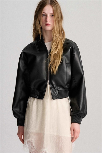 Куртка-бомбер с эффектом кожи артикул 155649029