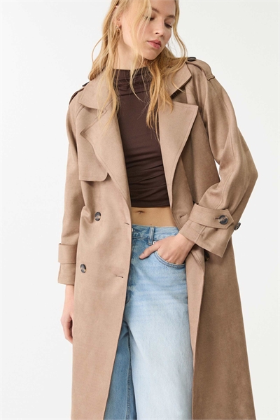 Тренч из искусственной замши цвета карамель артикул 148681294