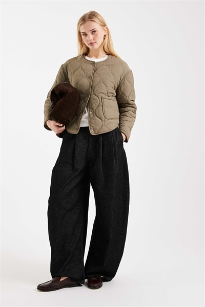 Подростковая стеганая куртка без воротника артикул 155443211