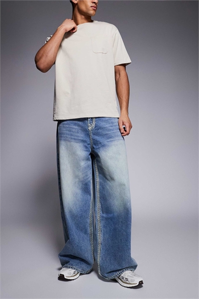 Джинсы Mikey с очень широкими штанинами и карманами с клапанами артикул 154585961