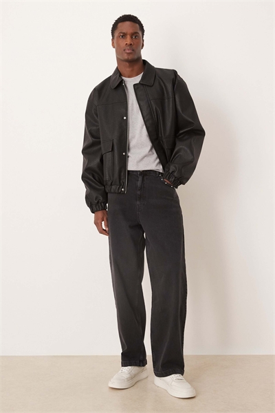 Джинсы свободного прямого кроя с заклепками артикул 154216222