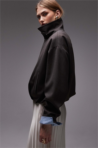 Куртка с задрапированной спинкой артикул 153573016