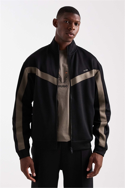 Спортивная куртка Darti с логотипом в виде полосы на панели, свободный крой, черного цвета артикул 148447994